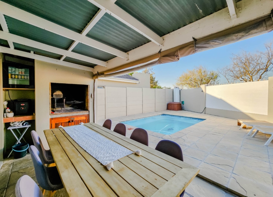 To Let 3 Bedroom Property for Rent in Sonstraal Heights Western Cape